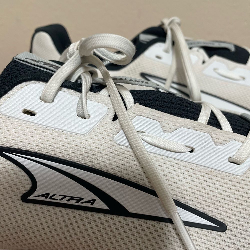 Altra Escalante 4 AL0A85NE100 White Road Running Walking Shoes Men's Sz 14 - Picture 2 of 9